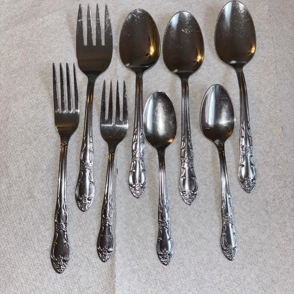 ONEIDA ROSEWOOD STAINLESS FLATWARE FLORAL SCROLLS TABLESPOONS, TEASPOONS, FORKS